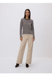 Reserved - Longsleeve z haftem - ciemnobrązowy. Kolor: brązowy. Materiał: dzianina, bawełna. Długość rękawa: długi rękaw. Wzór: haft #1