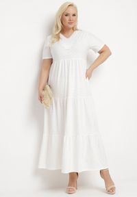 Born2be - Biała Rozkloszowana Sukienka z Krótkim Rękawem i Ozdobnymi Haftami Guletta. Kolekcja: plus size. Kolor: biały. Długość rękawa: krótki rękaw. Wzór: haft. Typ sukienki: dla puszystych #2