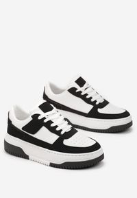 Renee - Czarno-Białe Sneakersy na Platformie z Ozdobnymi Wstawkami Faretta. Kolor: czarny. Wzór: aplikacja. Obcas: na platformie #2