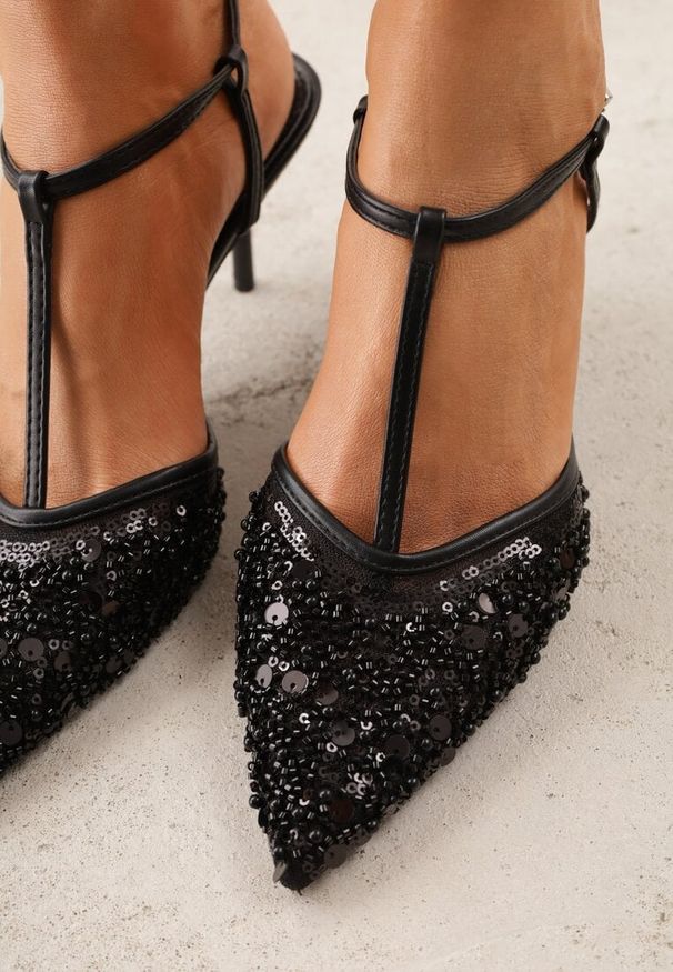 Renee - Czarne Eleganckie Szpilki na Szpilce z Siateczkowym Noskiem z Koralikami Riosira. Zapięcie: pasek. Kolor: czarny. Obcas: na szpilce. Styl: elegancki