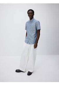 Reserved - Bawełniana koszula slim fit - granatowy. Kolor: niebieski. Materiał: bawełna #1