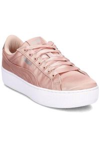 Buty do chodzenia damskie Puma Vikky Platform EP. Zapięcie: sznurówki. Kolor: wielokolorowy, różowy. Materiał: materiał, syntetyk, tkanina. Szerokość cholewki: normalna. Obcas: na platformie. Model: Puma Vikky. Sport: turystyka piesza