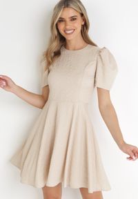 Born2be - Beżowa Sukienka z Krótkim Bufiastym Rękawem Akazane. Kolor: beżowy #1