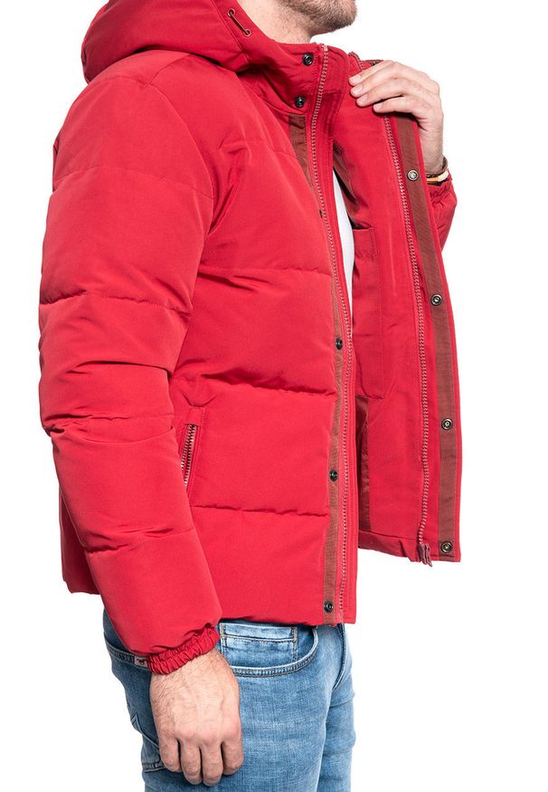 Wrangler - KURTKA ZIMOWA WRANGLER THE BODYGUARD RED W4C8WWX47 112129108. Sezon: zima