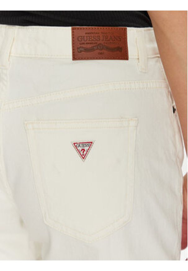 Guess Szorty materiałowe W5GD0S D5M62 Biały Regular Fit. Kolor: biały. Materiał: bawełna