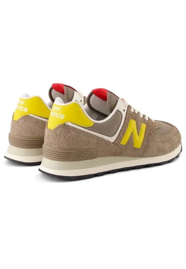 New Balance U574BYW Sneakersy męskie. Okazja: na co dzień. Kolor: beżowy. Materiał: zamsz, guma. Szerokość cholewki: normalna. Sezon: lato. Model: New Balance 574