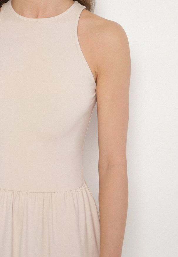 Born2be - Jasnobeżowa Sukienka Bawełniana Rozkloszowana bez Rękawów z Kieszonkami Efrinara. Okazja: na co dzień. Kolor: beżowy. Materiał: bawełna. Długość rękawa: bez rękawów. Sezon: lato. Typ sukienki: rozkloszowane. Styl: casual, elegancki, klasyczny. Długość: maxi