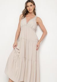 Born2be - Beżowa Sukienka z Wiskozą i Szydełkowym Wzorem Meviellea. Okazja: na co dzień. Typ kołnierza: dekolt w kształcie V. Kolor: beżowy. Materiał: wiskoza. Wzór: haft. Styl: casual, elegancki #7