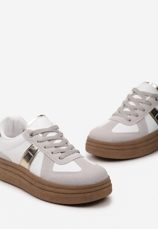 Renee - Szaro-Białe Sneakersy na Grubej Podeszwie z Ozdobnymi Przeszyciami Ysdole. Kolor: biały. Materiał: materiał. Obcas: na platformie
