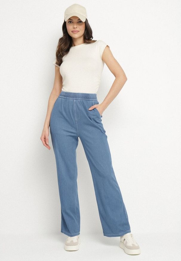 Born2be - Niebieskie Szerokie Spodnie z Wiskozą Bawełną Wysokim Stanem Imitujące Jeans Caldexis. Okazja: na co dzień. Stan: podwyższony. Kolor: niebieski. Materiał: jeans, bawełna, wiskoza. Styl: casual