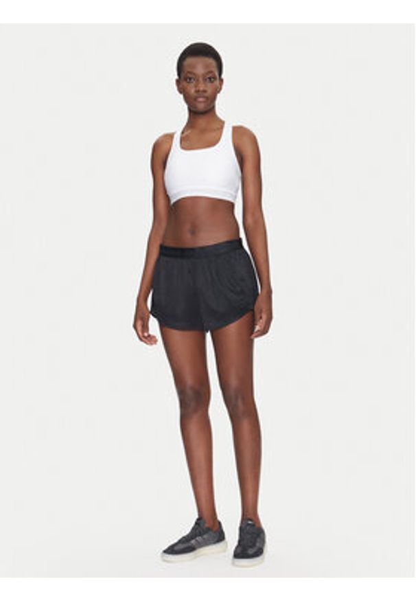 Under Armour Szorty sportowe Tech™ Play Up Shine 1389883 Czarny Regular Fit. Kolor: czarny. Materiał: syntetyk