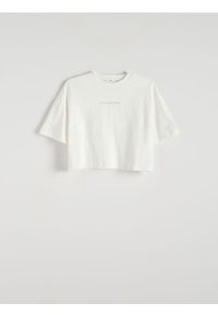 Reserved - T-shirt z aplikacją - złamana biel. Materiał: bawełna. Wzór: aplikacja