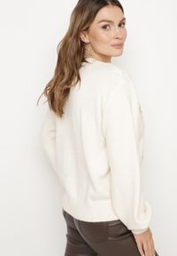 Born2be - Jasnobeżowy Sweter z Bawełną i Aplikacjami Kwiatów 3D Erosavia. Okazja: na co dzień. Kolor: beżowy. Materiał: bawełna. Wzór: kwiaty, aplikacja. Styl: casual, elegancki #6