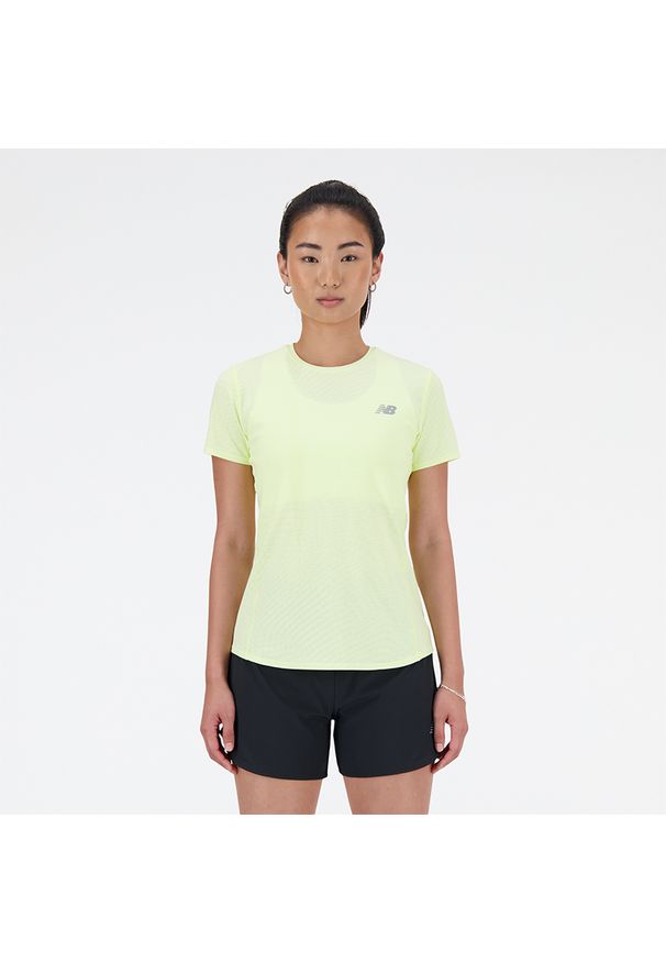 Koszulka damska New Balance WT41281LLT – zielona. Kolor: zielony. Materiał: poliester. Sezon: lato. Sport: fitness