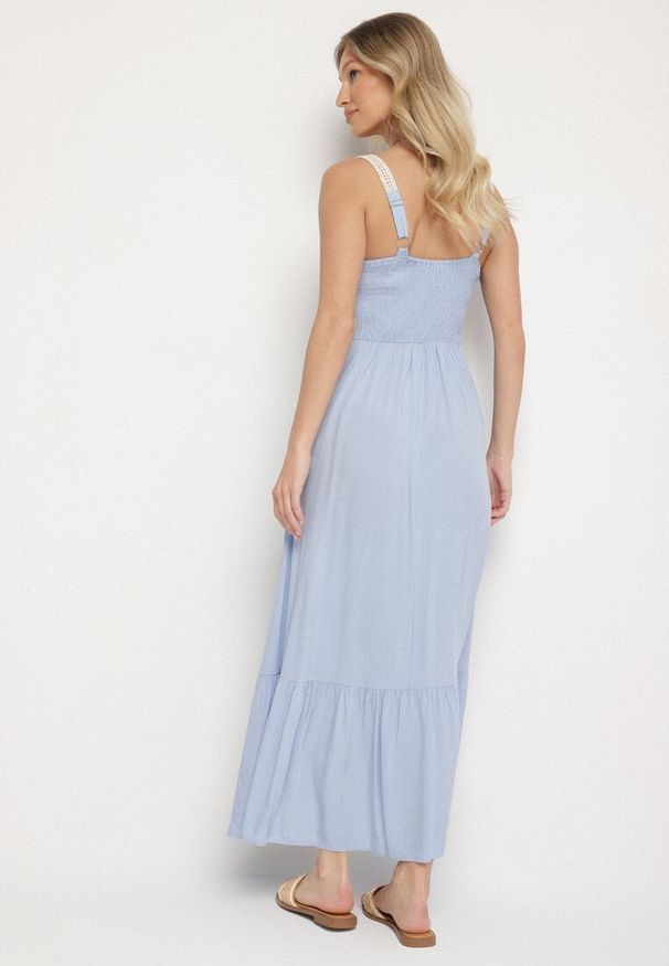 Born2be - Niebieska Wiskozowa Sukienka z Haftowanym Wzorem Rinavella. Okazja: na co dzień. Kolor: niebieski. Materiał: wiskoza. Długość rękawa: na ramiączkach. Wzór: haft. Styl: klasyczny, casual