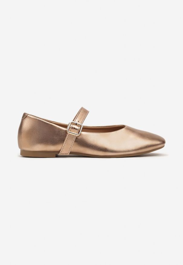 Born2be - Szampańskie Płaskie Balerinki Mary Jane z Kwadratowym Noskiem Saroma. Okazja: na co dzień. Zapięcie: pasek. Kolor: złoty. Materiał: jeans. Styl: elegancki, klasyczny, casual