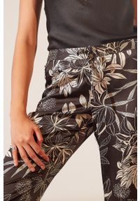 Etam - Spodnie piżamowe New Sali. Kolor: czarny. Materiał: satyna #3