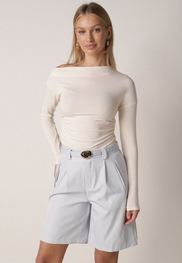 Born2be - Niebieskie Szorty z Wysokim Stanem Bermudy z Paskiem Haidis. Okazja: na co dzień. Stan: podwyższony. Kolor: niebieski. Materiał: materiał. Styl: casual