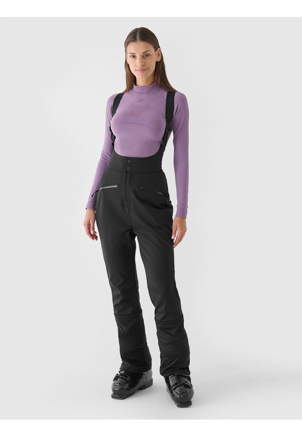 4f - 4F Spodnie narciarskie z szelkami membrana 15000 damskie - czarne M. Stan: podwyższony. Kolor: czarny. Materiał: tkanina, materiał, softshell, dzianina, syntetyk. Technologia: Windstopper. Długość: długie. Sezon: zima. Sport: narciarstwo