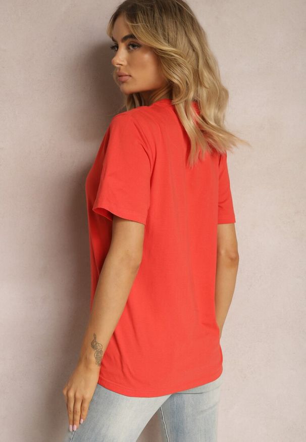 Renee - Czerwony T-shirt z Bawełny o Krótkim Luźnym Fasonie Ilakara. Okazja: na co dzień. Kolor: czerwony. Materiał: bawełna. Długość: krótkie. Styl: casual