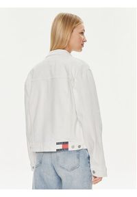 Tommy Jeans Kurtka jeansowa DW0DW17658 Biały Regular Fit. Kolor: biały. Materiał: bawełna #2