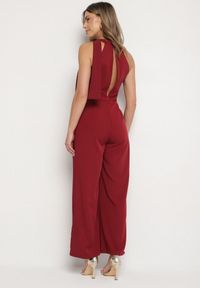 Born2be - Bordowy Kombinezon Bez Rękawów z Ozdobnym Wiązaniem i Szerokimi Nogawkami Silarine. Okazja: na co dzień. Kolor: czerwony. Materiał: jeans. Długość rękawa: bez rękawów. Styl: sportowy, klasyczny, elegancki, casual #7
