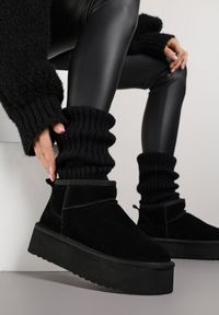 Renee - Czarne Wsuwane Śniegowce z Zamszu Naturalnego na Grubej Podeszwie Mevilira. Zapięcie: bez zapięcia. Kolor: czarny. Materiał: zamsz. Styl: elegancki