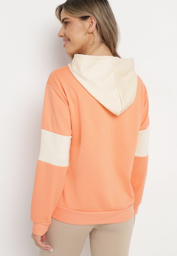 Born2be - Pomarańczowa Bluza Oversize z Kapturem i Kontrastowymi Wstawkami Jevina. Okazja: na co dzień. Typ kołnierza: kaptur. Kolor: pomarańczowy. Materiał: jeans. Długość rękawa: długi rękaw. Długość: długie. Wzór: aplikacja. Styl: elegancki, casual
