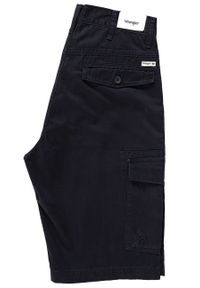 Wrangler - KRÓTKIE SPODENKI WRANGLER CARGO SHORT NAVY WASHED W15DHC49I. Materiał: materiał. Długość: krótkie. Wzór: aplikacja