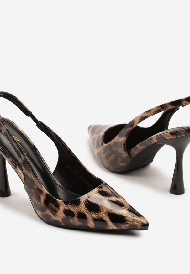 Renee - Panterkowe Lakierowane Sandały Szpilki Typu Slingback Ulios. Okazja: na co dzień. Materiał: lakier. Obcas: na szpilce. Styl: elegancki, klasyczny, casual. Wysokość obcasa: średni