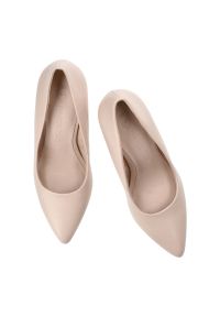 Różowe Czółenka Marco Tozzi Eleganckie Buty Na Obcasie. Okazja: na co dzień. Zapięcie: bez zapięcia. Kolor: różowy. Szerokość cholewki: normalna. Wzór: kolorowy, aplikacja. Materiał: skóra ekologiczna, materiał. Obcas: na obcasie. Styl: elegancki. Wysokość obcasa: średni #5