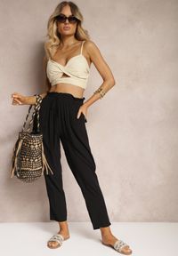 Renee - Czarne Spodnie z Bawełny Typu Paper Bag High Waist z Gumką w Talii Kitanea. Okazja: do pracy, na co dzień. Stan: podwyższony. Kolor: czarny. Materiał: bawełna. Styl: casual #1
