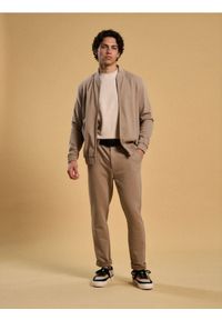 Sinsay - Spodnie slim - beżowy. Kolor: beżowy #1