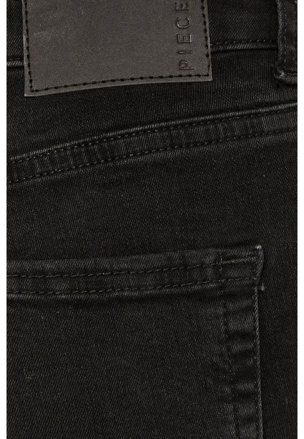 Pieces Jeansy damskie medium waist. Kolor: czarny