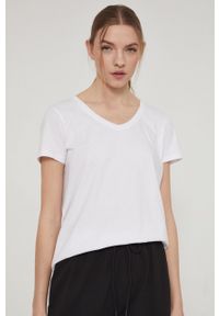 medicine - Medicine - T-shirt bawełniany Basic. Okazja: na co dzień. Kolor: biały. Materiał: bawełna. Wzór: gładki. Styl: casual #1