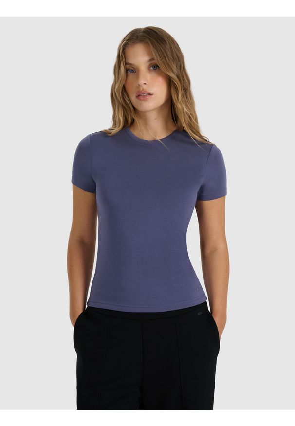 4f - 4F T-shirt z prążkowanej dzianiny z modalem damski - granatowy L. Okazja: na co dzień. Kolor: niebieski. Materiał: prążkowany, dzianina. Wzór: prążki. Styl: casual, klasyczny, sportowy