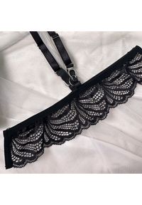 Intica - Komplet bielizny koronkowej z dodatkami Tiertza. Kolor: czarny. Materiał: koronka. Wzór: koronka #9