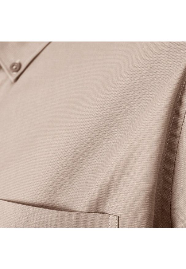 Lekko Taliowana Koszula Sportowa, Button Down - Pako Jeans - Beżowa. Okazja: na co dzień. Typ kołnierza: button down. Kolor: beżowy, wielokolorowy, brązowy. Materiał: bawełna. Styl: sportowy