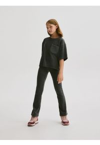 Reserved - Prążkowane spodnie flare - ciemnoszary. Kolor: szary. Materiał: prążkowany #1