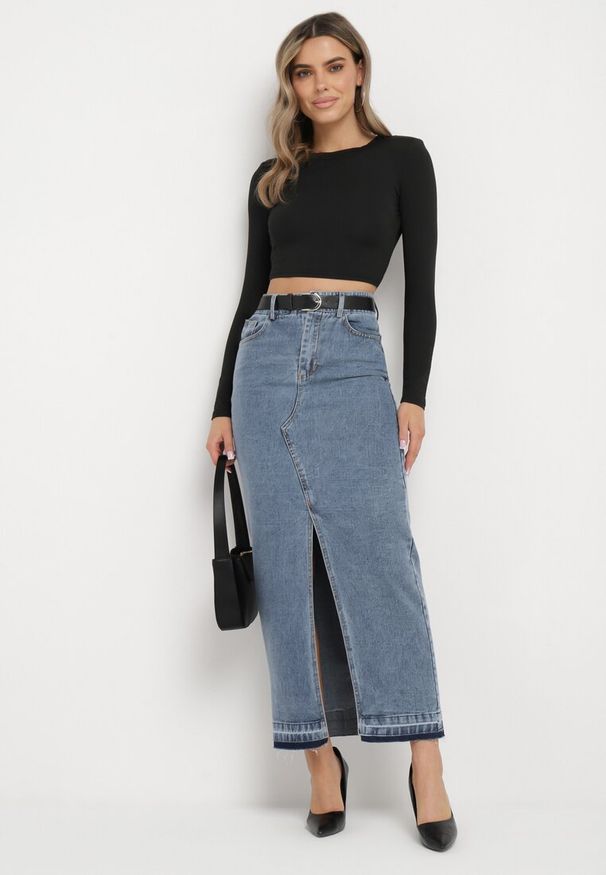Born2be - Granatowa Spódnica Jeansowa o Ołówkowym Kroju z Rozcięciem z Przodu Ramalla. Okazja: na spotkanie biznesowe, do pracy. Kolor: niebieski. Materiał: jeans. Styl: biznesowy, klasyczny