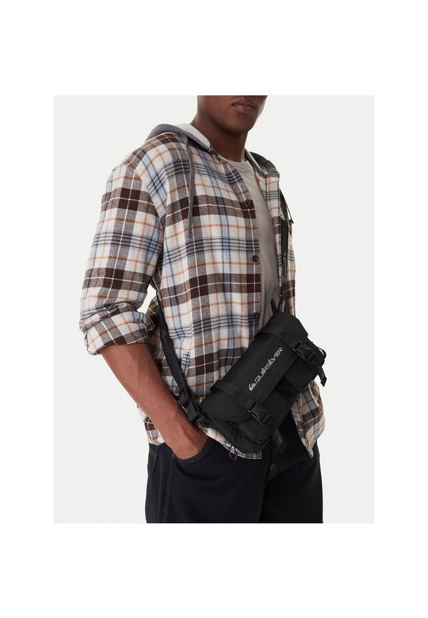 Torebka Quiksilver. Kolor: czarny