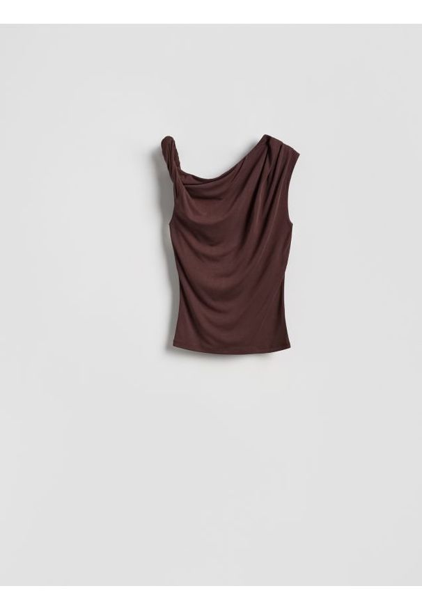 Reserved - Asymetryczna bluzka - ciemnobrązowy. Kolor: brązowy. Materiał: dzianina, wiskoza