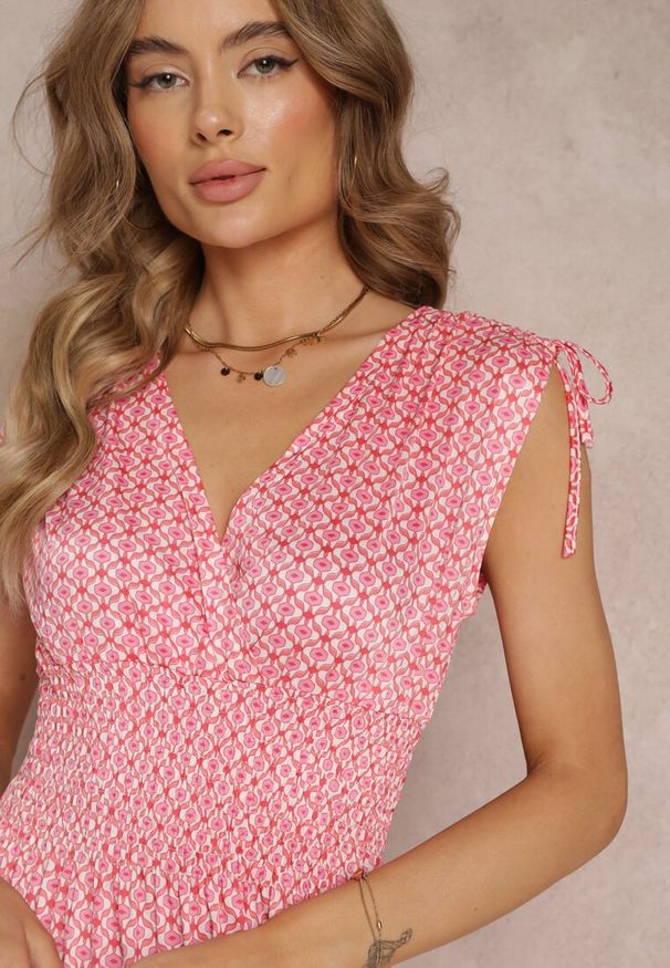 Renee - Czerwona Rozkloszowana Sukienka Maxi z Gumką w Pasie Jayma. Kolor: czerwony. Długość rękawa: bez rękawów. Wzór: aplikacja. Sezon: lato. Długość: maxi