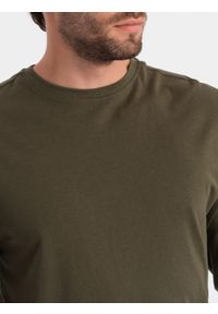 Ombre Clothing - Męski longsleeve BASIC z okrągłym dekoltem - ciemnooliwkowy V7. Kolor: oliwkowy. Materiał: materiał, bawełna. Długość rękawa: długi rękaw. Wzór: gładki, jednolity. Styl: klasyczny #4