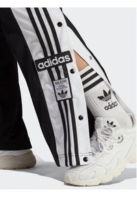 Adidas - adidas Spodnie dresowe Adicolor Classics Adibreak Joggers IB5924 Czarny Relaxed Fit. Kolor: czarny. Materiał: syntetyk #4