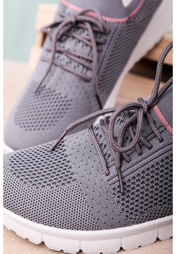 Casu - Szare buty sportowe sznurowane casu 204/6g. Kolor: szary