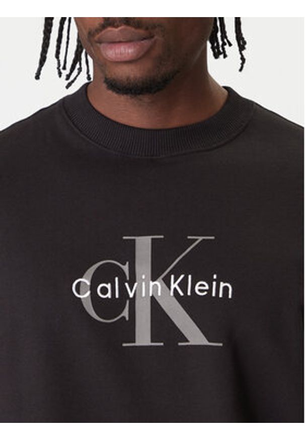 Calvin Klein Jeans Bluza LV04RD242G Czarny Regular Fit. Kolor: czarny. Materiał: bawełna