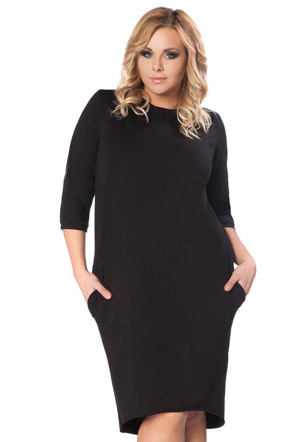 Tessita - Czarna Dzianinowa Sukienka z Wiązaniem na Karku PLUS SIZE. Kolekcja: plus size. Kolor: czarny. Materiał: dzianina. Typ sukienki: dla puszystych