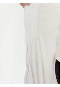Guess Płaszcz zimowy New Oxana W4BL61 WGLZ0 Biały Regular Fit. Kolor: biały. Materiał: syntetyk. Sezon: zima