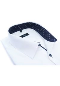 Mmer / Villaro - Koszule męskie - Biała koszula męska Mmer z granatowymi wykończeniami 070. Kolor: niebieski, wielokolorowy, biały. Materiał: bawełna, tkanina. Długość: długie. Wzór: kropki. Styl: klasyczny #1